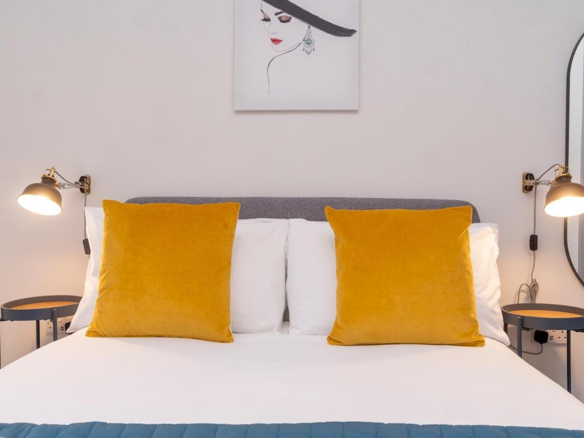 Ferienwohnung Pass The Keys Stunning 2 Bed Retreat In The Heart Of Bath Exterior foto