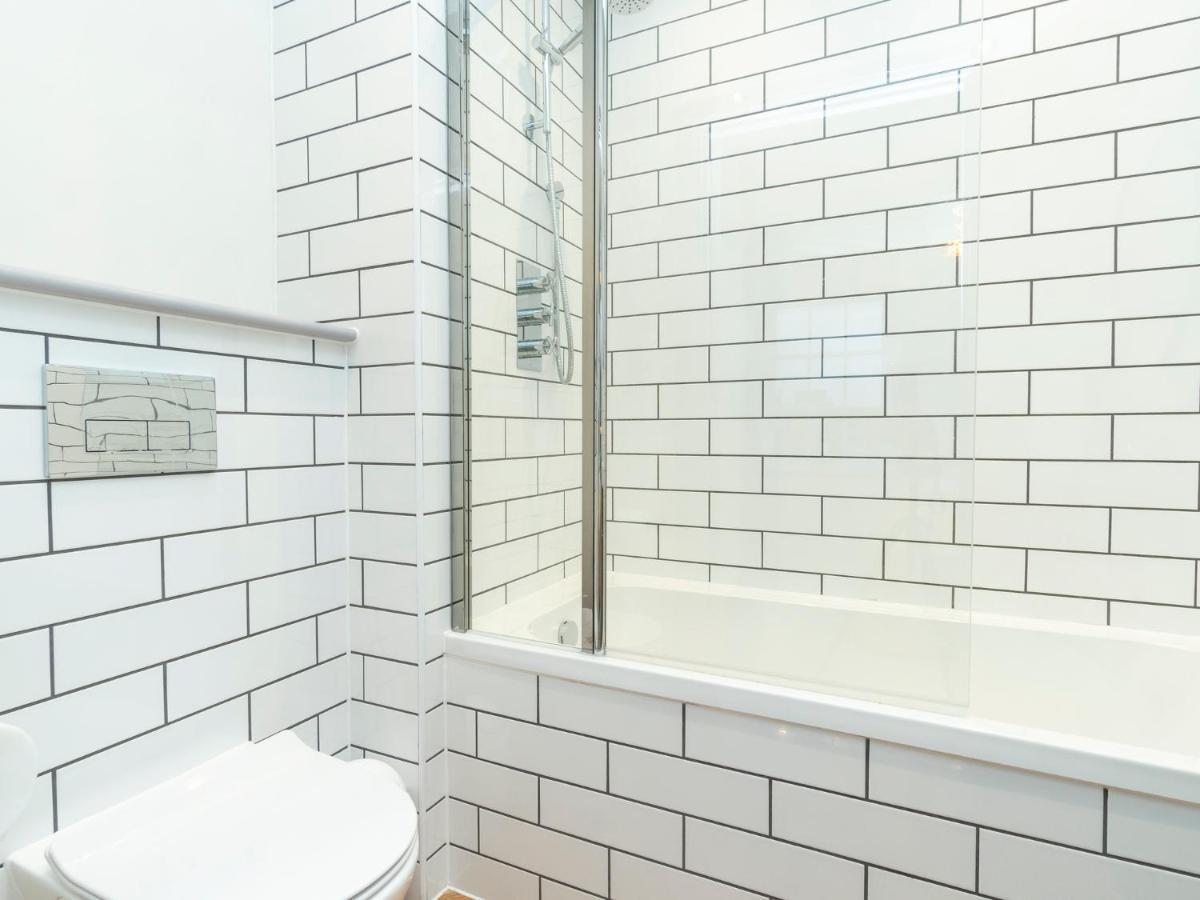 Ferienwohnung Pass The Keys Stunning 2 Bed Retreat In The Heart Of Bath Exterior foto